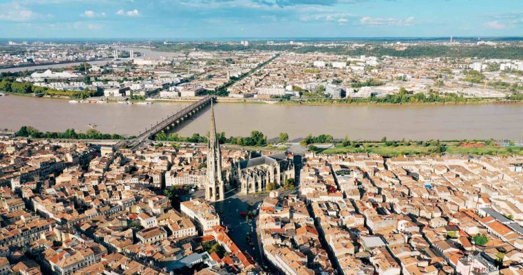 A shot of the city of Bordeaux and the Garonne River running through it.